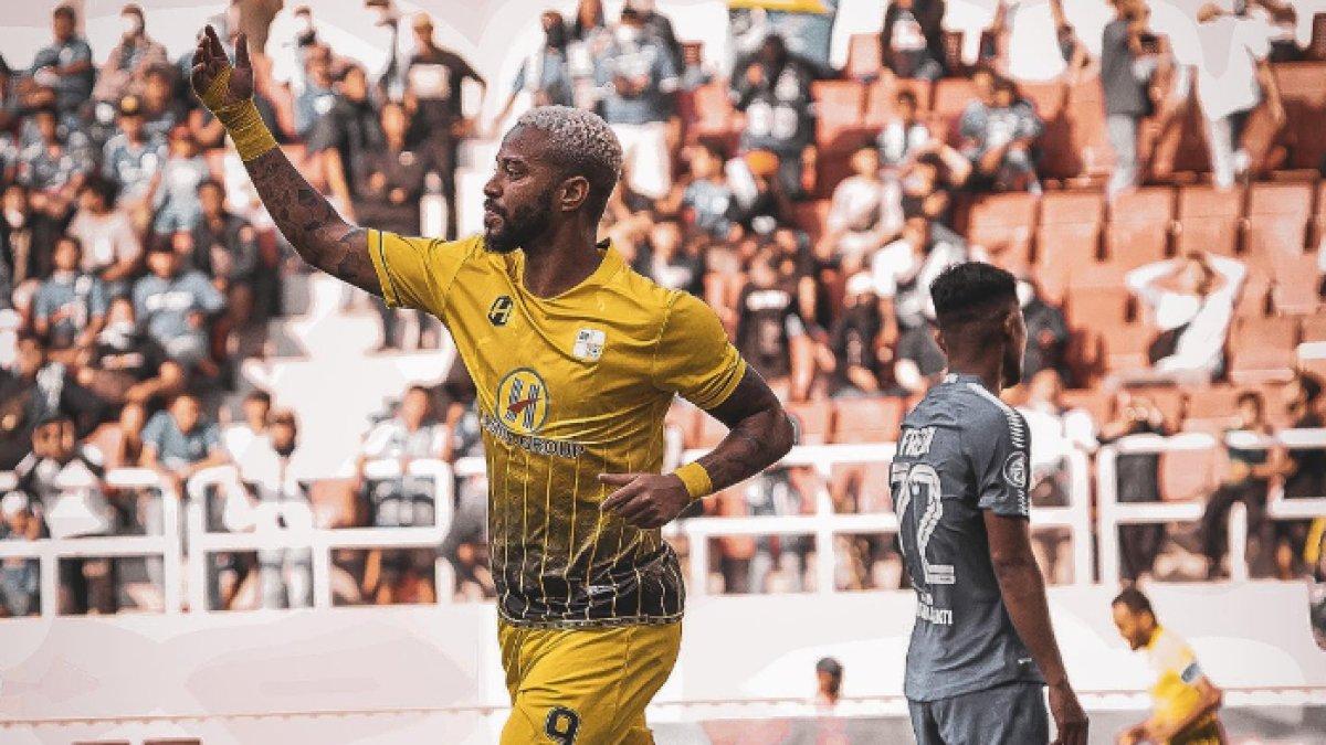 Penyerang tengah Barito Putera, Rafael Silva saat memperkuat Barito Putera di gelaran Liga 1 2023/2024.
