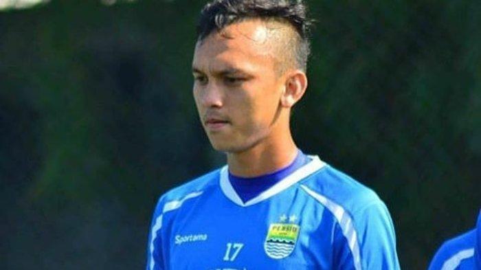 Rachmad Hidayat saat masih berseragam Persib Bandung. Kini pemain tersebut hengkang ke klub rival Maung Bandung, yakni Persija Jakarta.