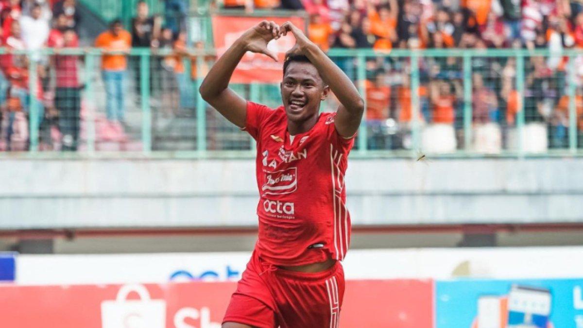 Resky Fandi ketika mengenakan seragam Persija Jakarta di musim 2022/2023.