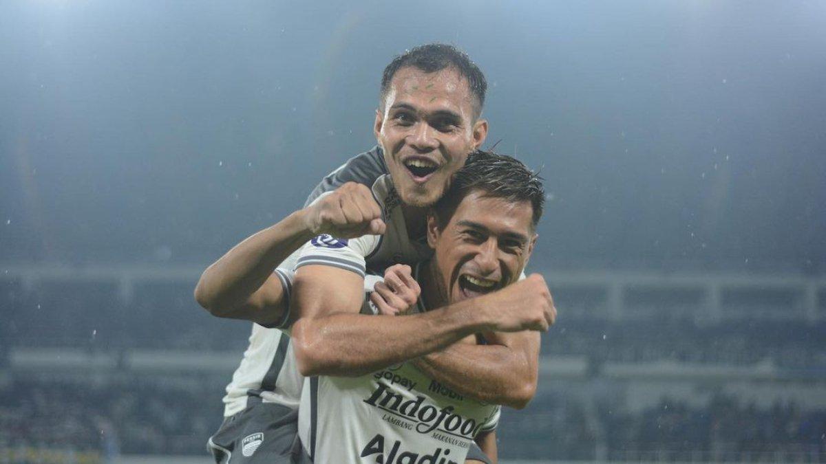 Potret aksi debut Rezaldi Hehanusa di Persib Bandung pada pekan ke-21 Liga 1 2022, Selasa (31/1/2023).