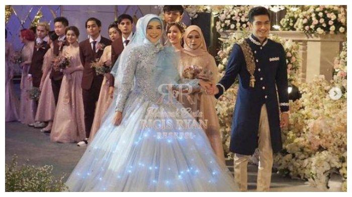 Ria Ricis dan Teuku Ryan dalam acara resepsi, Sabtu (13/11/2021).