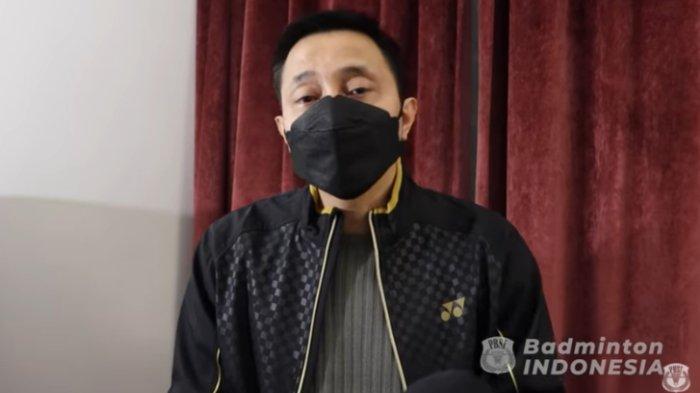 Manajer tim badminton Indonesia, Ricky Soebagja, menjelaskan alasan seluruh anggota timnya dipaksa mundur dari Yonex All England 2021, Kamis (18/3/2021).