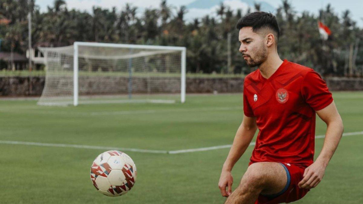 Pemain naturalisasi Sandy Walsh saat ikut pemusatan latihan (TC) Timnas Indonesia jelang Piala AFF 2022.
