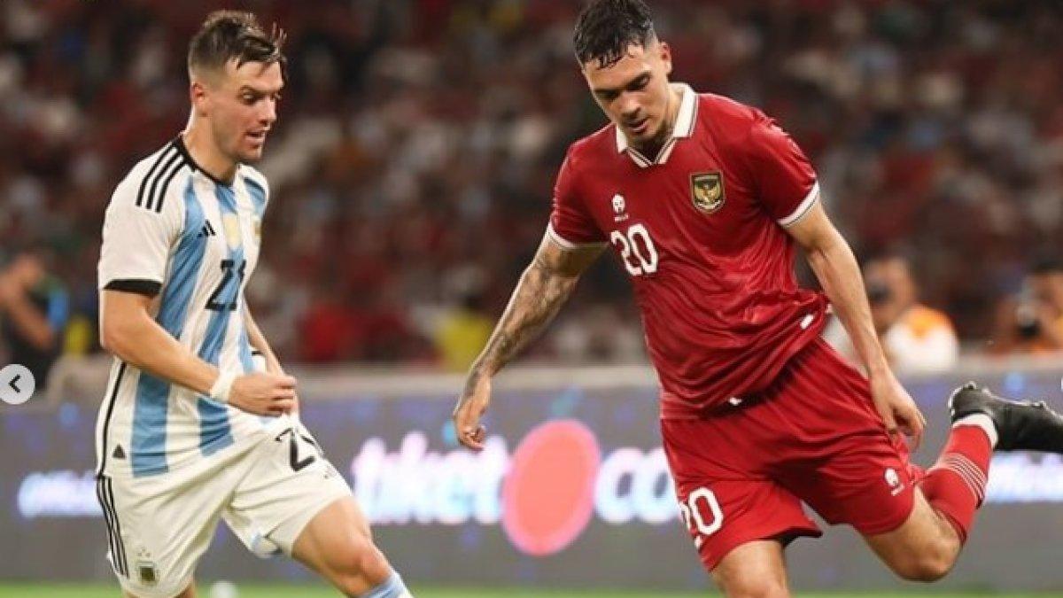 Profil Shayne Pattynama, pemain berdarah Maluku-Belanda yang melakukan debut pada laga FIFA Matchday melawan Argentina, Senein (19/6/2023).