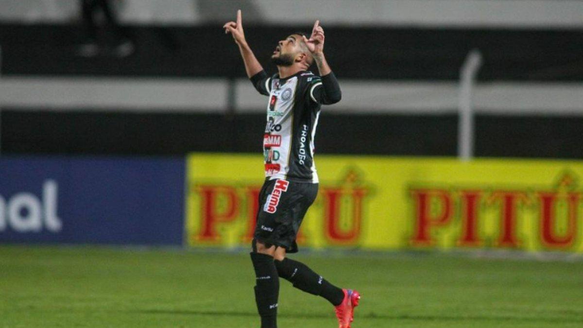 Striker asing asal Brasil, Junior Brandao saat membela klub Operario-PR