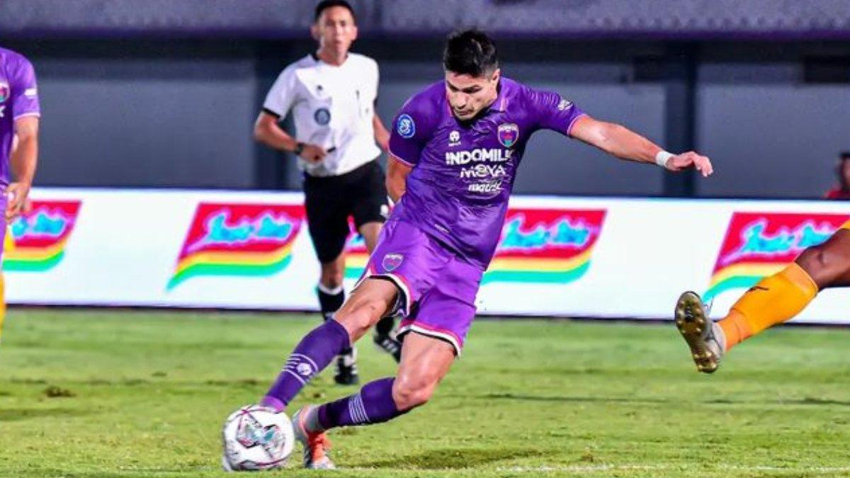 Potret striker Persita Tangerang asal Argentina, Ramiro Fergonzi.
