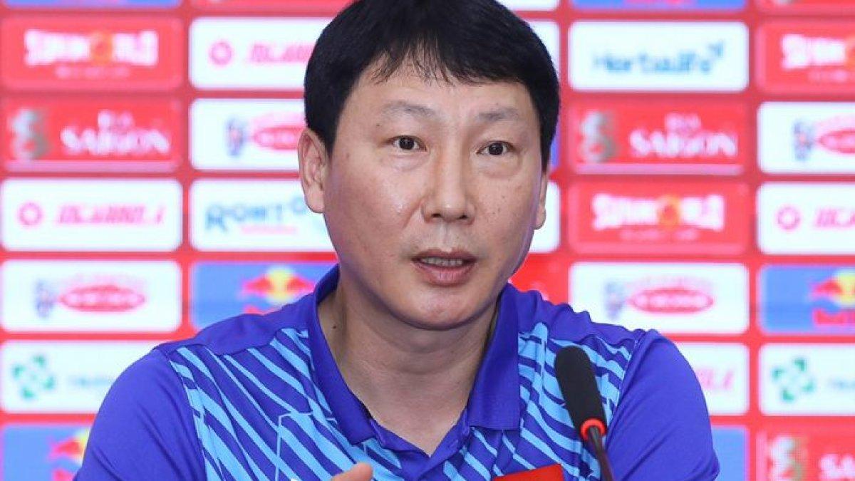 Potret Pelatih Vietnam, Kim Sang-Sik. Pelatih asal Vietnam, Kim Sang-sik percaya diri bahwa Vietnam akan menang besar 3-0 atas Indonesia, balas kekalahan di Kualifikasi Piala Dunia 2026 pada (26/3/24).