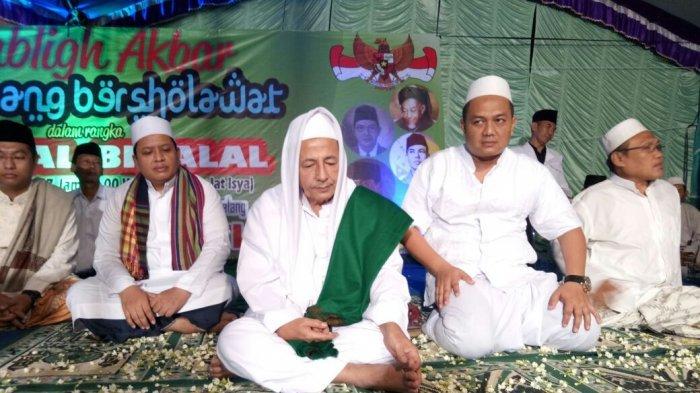 Keluarga Ketapang di Jakarta Raya (Kapang Jaya) mengadakan acara halal bihalal dengan menghadirkan pembicara Habib Luthfi Bin Yahya dari Pekalongan. Agenda rutin tahunan ini digelar di Masjid Jami Al Hidayah Desa Ketapang Kecamatan Ulujami Kabupaten Pemalang, Jawa Tengah, Selasa (27/6/2017) malam. Habib Luthfi resmi menjadi Wantimpres.