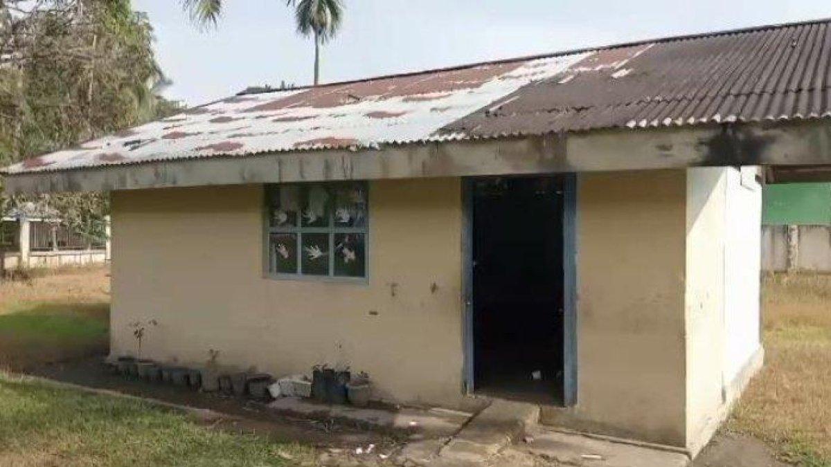 Penampakan ruang Kelas I SDN 002 Tanjung Kec Koto Kampar Hulu bekas WC.