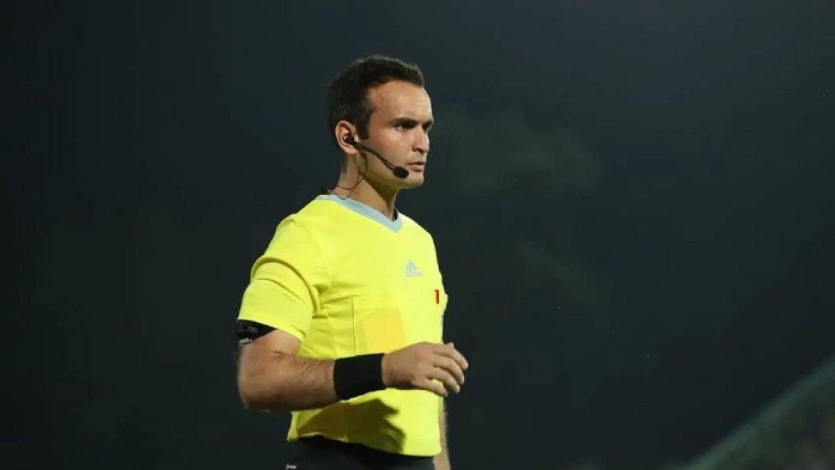PROFIL WASIT - Berikut potret wasit Gulmurod Sadullo.