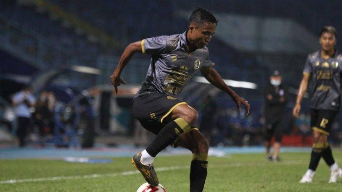 Winger Arema FC, Ridwan Tawainella.