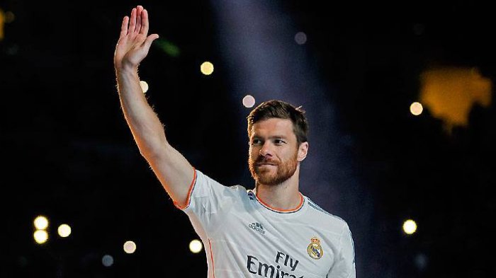 Xabi Alonso saat masih memperkuat Real Madrid
