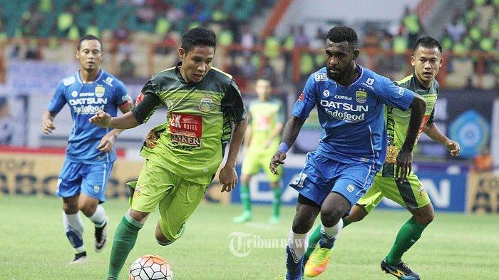 Yanto Basna saat masih memperkuat Persib Bandung