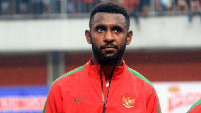 Yanto Basna berseragam Timnas U-22