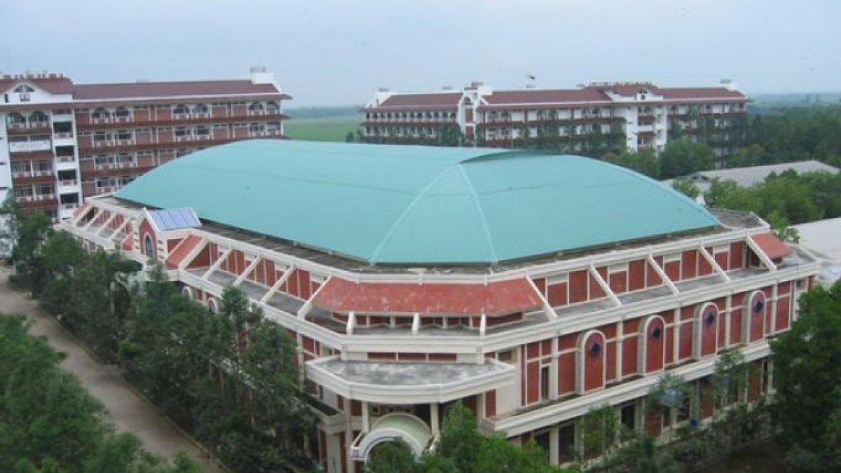 Penampakan bangunan Pondok Pesantren (Ponpes) Al Zaytun Indramayu, Jawa Barat. Gubernur Jawa Barat Ridwan Kamil akhirnya turun tangan menanggapi polemik Ponpes Al Zaytun.